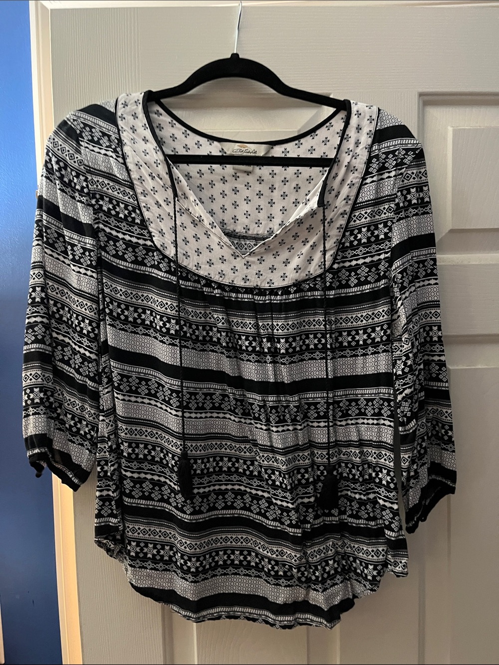 Black & White Printed Women's Peasant Blouse with Scoop Neck